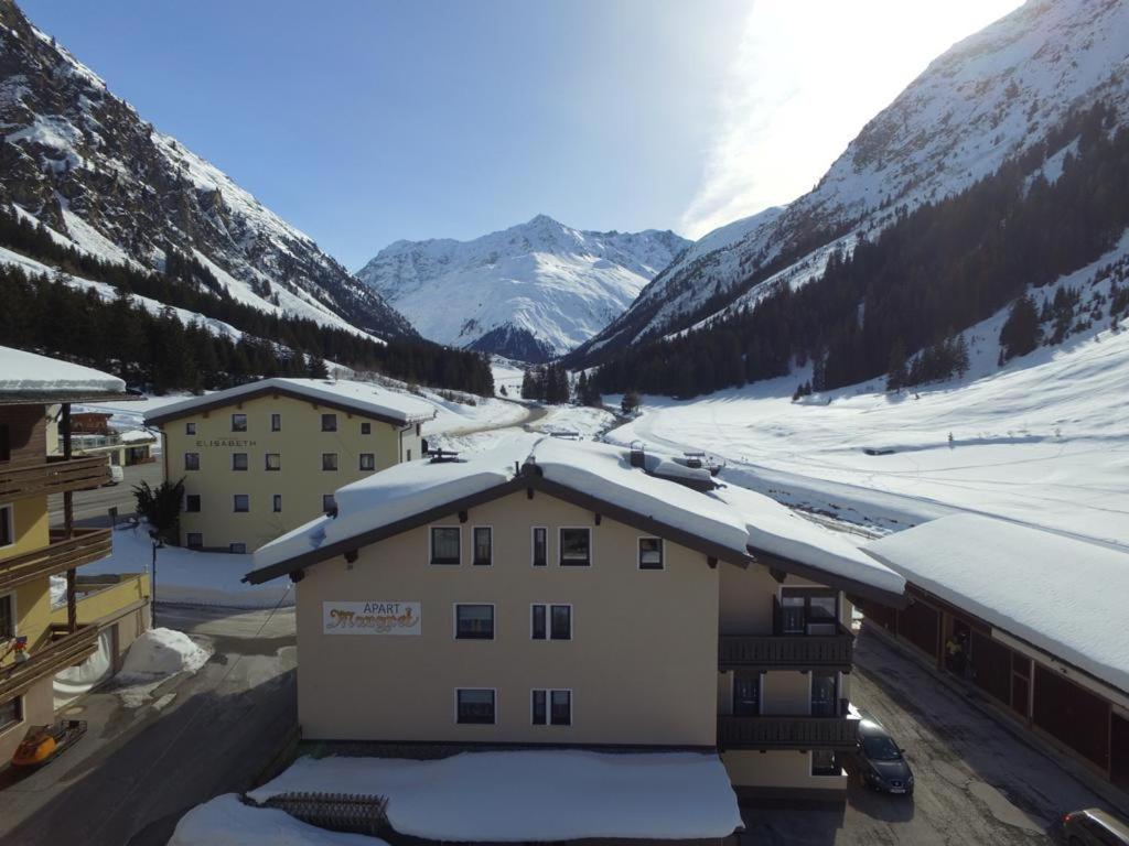 Haus Margret Bed & Breakfast Sankt Leonhard im Pitztal Dış mekan fotoğraf