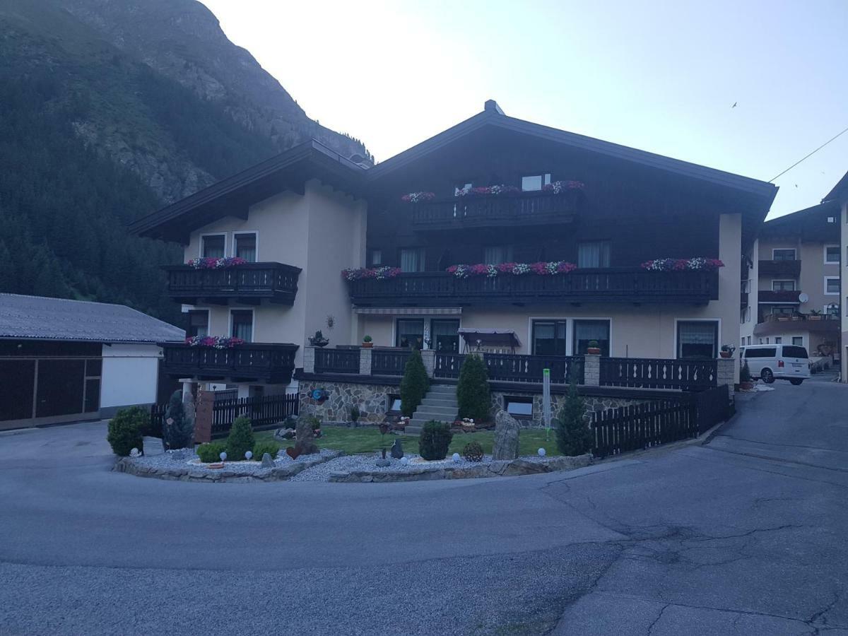 Haus Margret Bed & Breakfast Sankt Leonhard im Pitztal Dış mekan fotoğraf