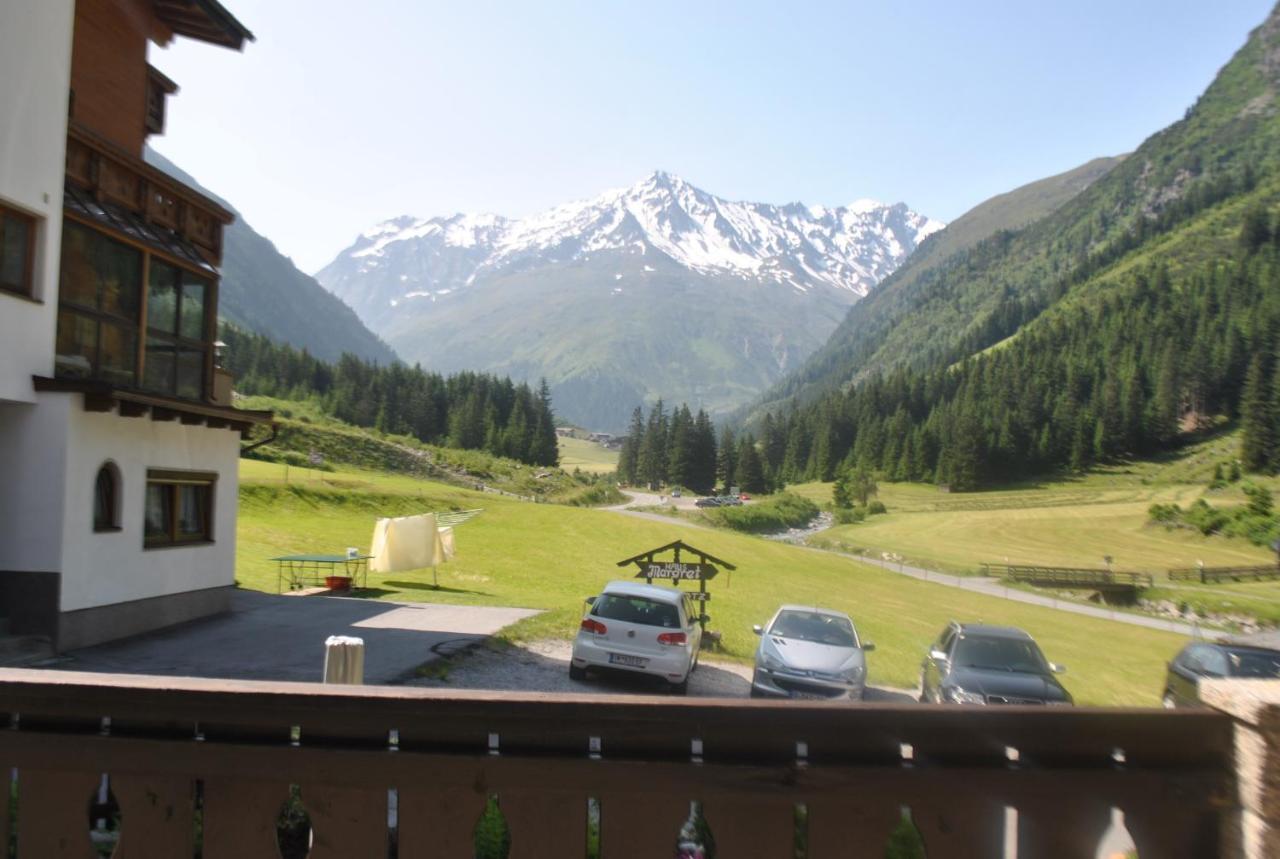 Haus Margret Bed & Breakfast Sankt Leonhard im Pitztal Dış mekan fotoğraf